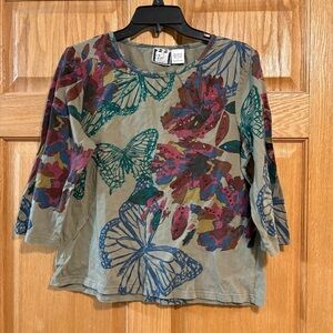 Take Two Clothing Co. Women's L Green Floral Butterfly & Sequin 3/4 Sleeve Top